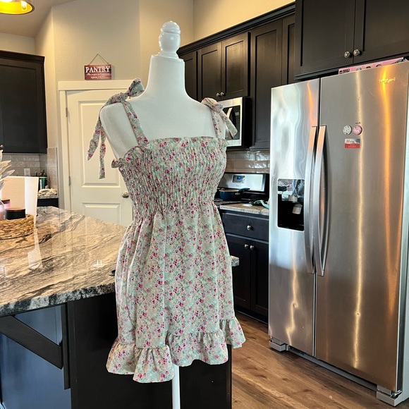 Mini dress - Picture 2 of 3